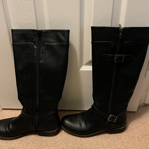 Boots - Picture 1 of 5